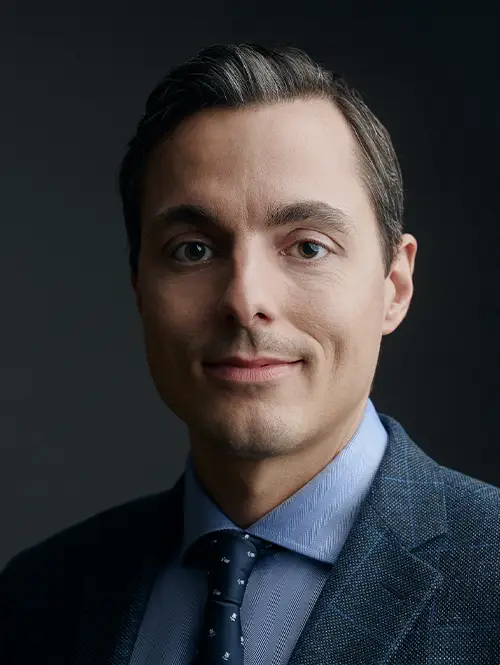Porträt von Prof. Dr. Jonas Vogt – Senior Data Scientist mit akademischem Fokus auf statistische Modellierung und KI